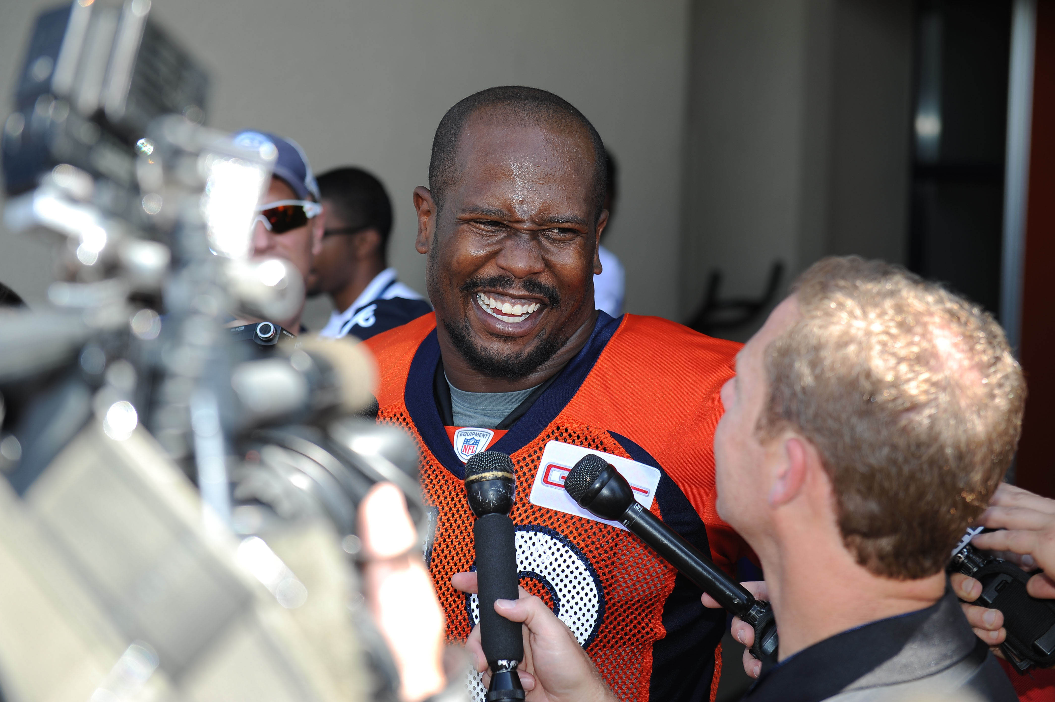 Von Miller rare top 2011 draft pick without new deal | 9news.com