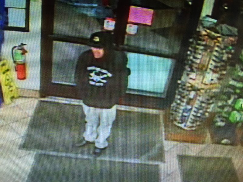 Man steals car from gas station in Edwards | 9news.com