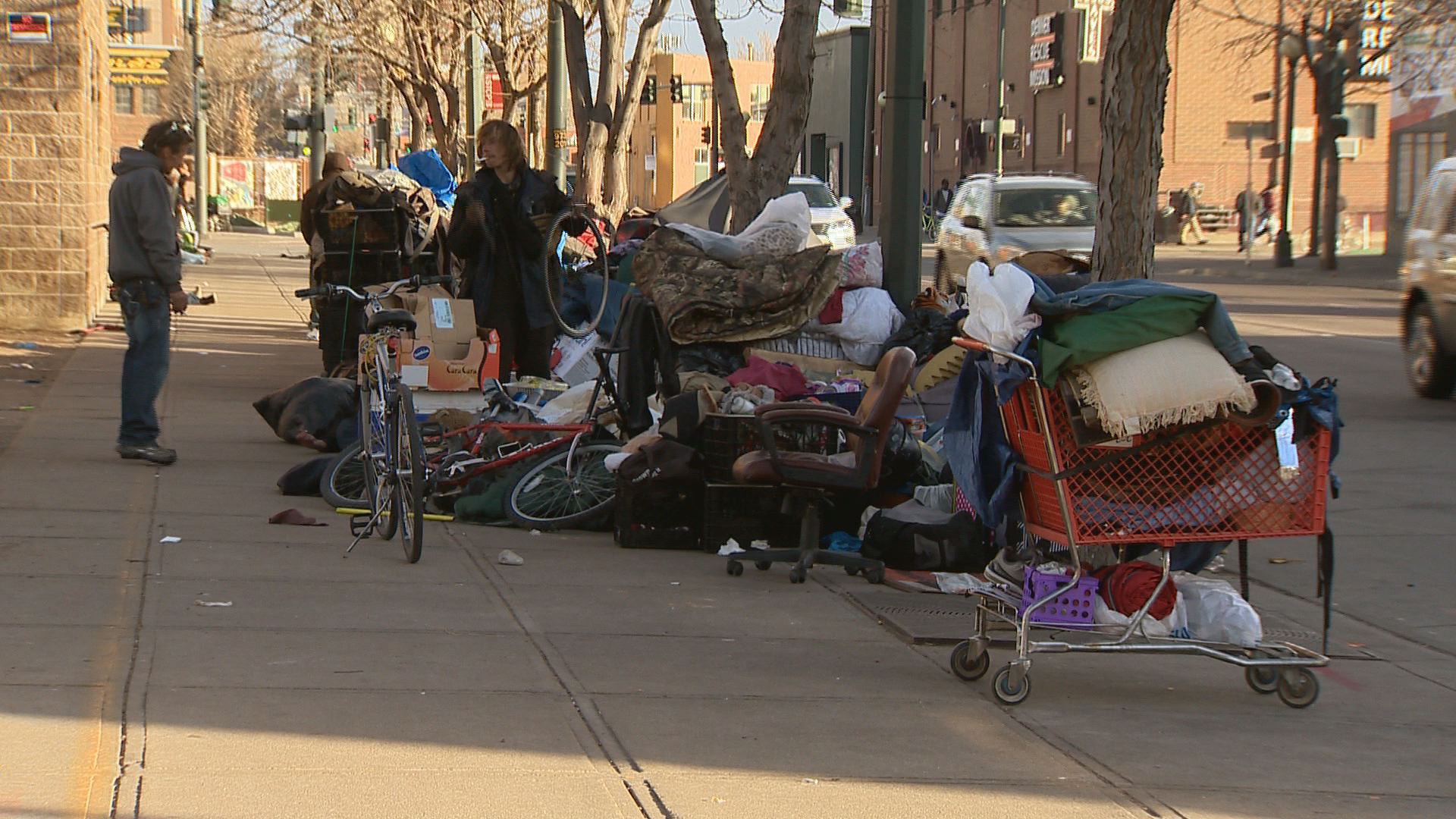 Denver to clear sidewalks near homeless shelters