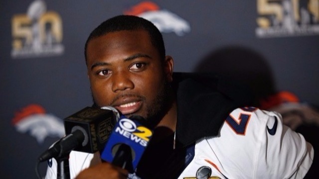 Dolphins offer $18 million to lure  C.J.