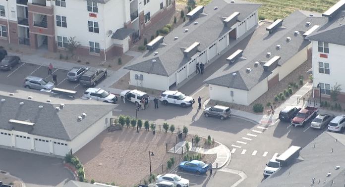 Police search for burglary suspects in Denver | 9news.com