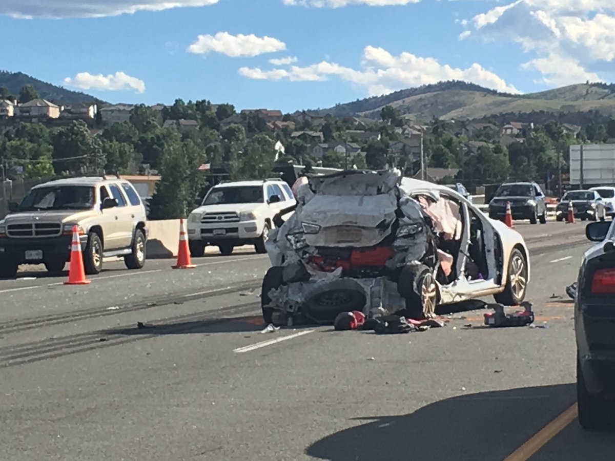 Family of 4 hurt after wreck near I70 and Colfax