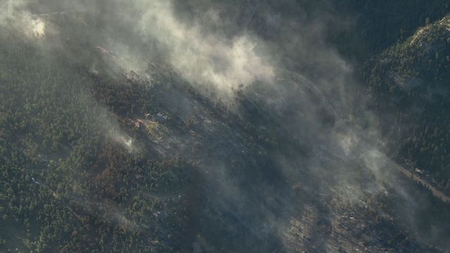 Fire crews hold Cold Springs Fire lines