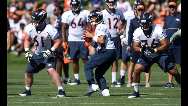 Sanchez makes move in QB competition