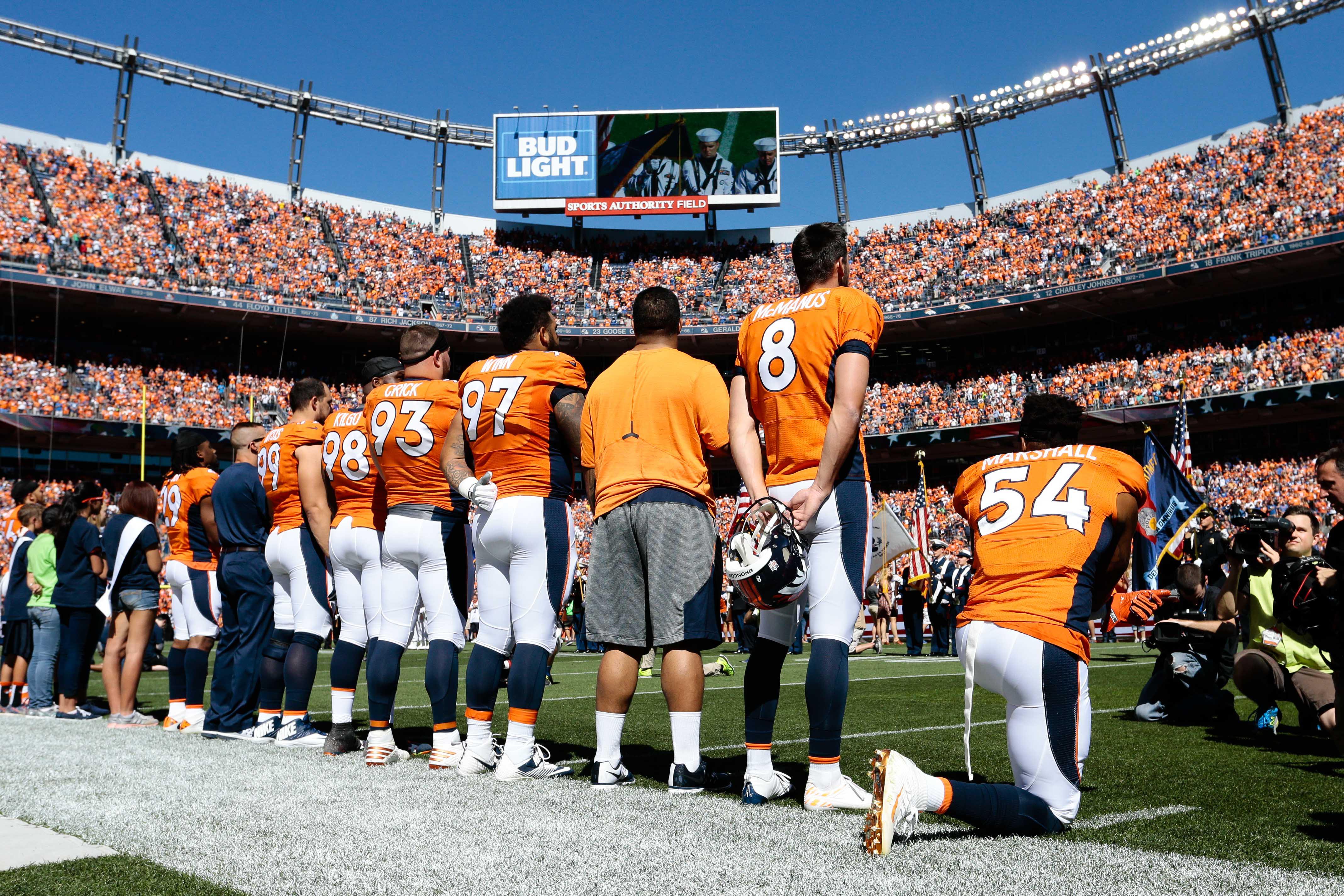 Broncos' Brandon Marshall Kneels During National Anthem