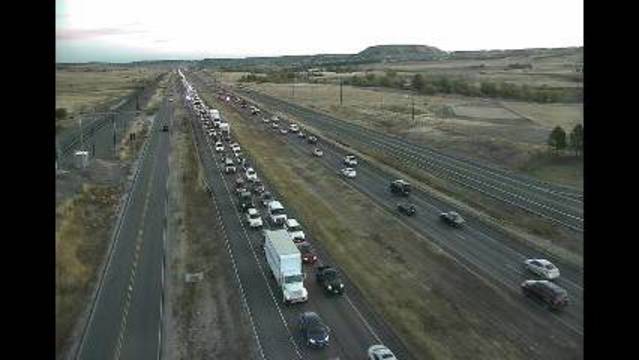 Crashes close stretch of SB I-25