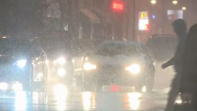 Denver's first snow in 201 days
