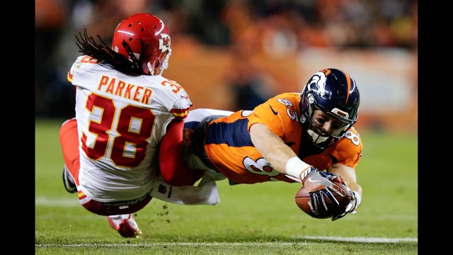Chiefs rally late to stun Broncos, 30-27