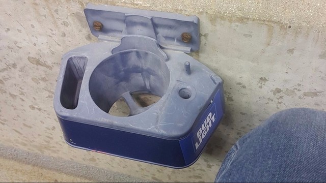 Explaing the Mile High cup holders