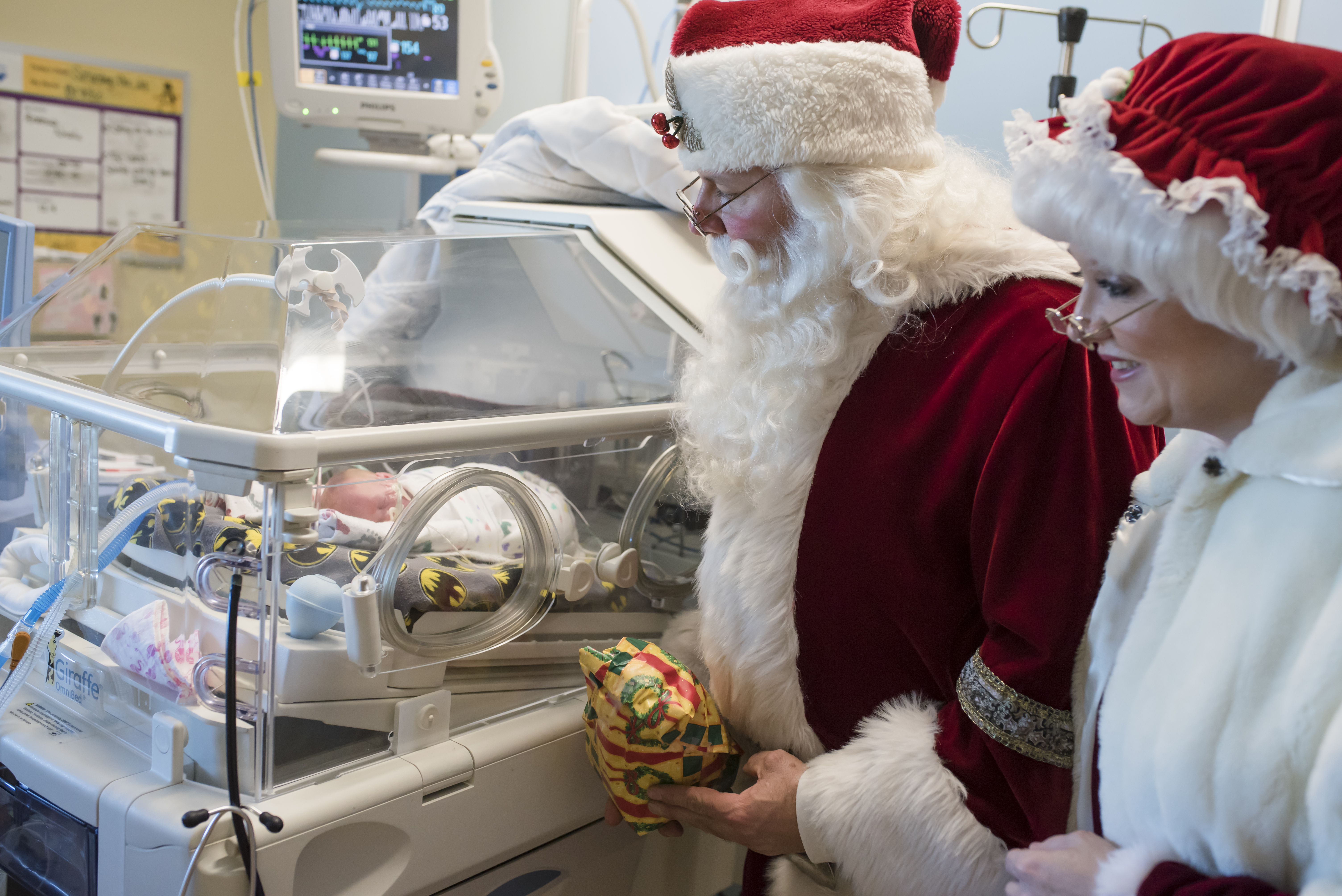 Volunteer Santa delivers gifts to NICU