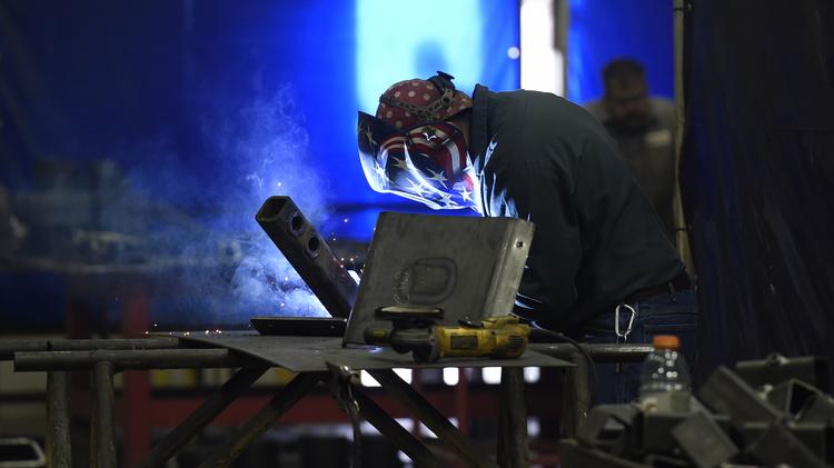 Manufacturing outlook mixed, firm finds