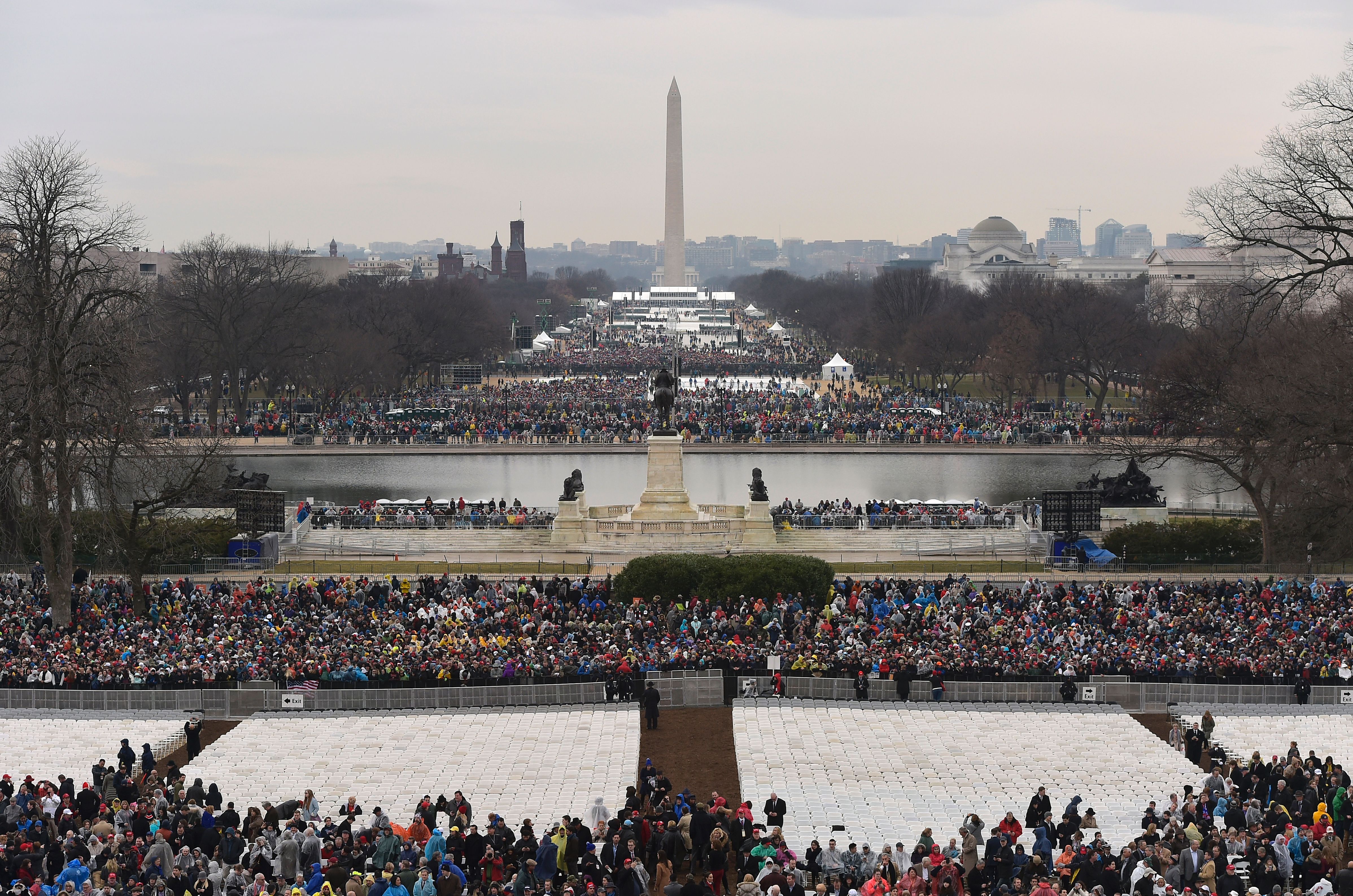 Trump Called Park Service Over Inauguration Crowd Photos, Report Says ...