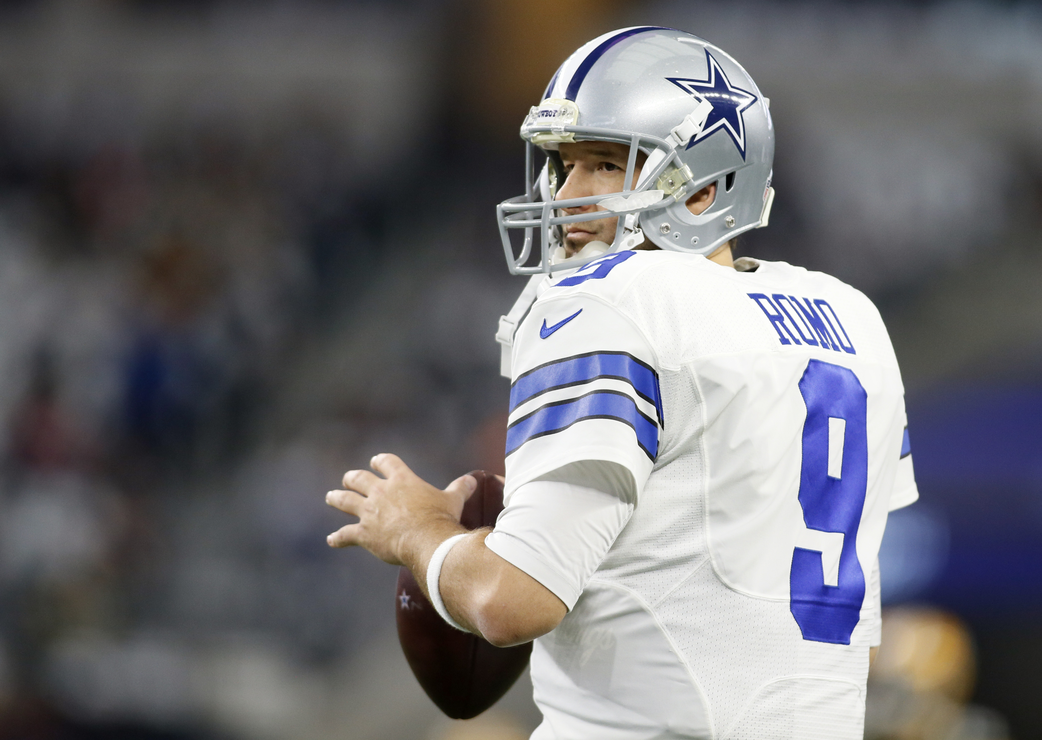 Elway doesn't close door on Tony Romo