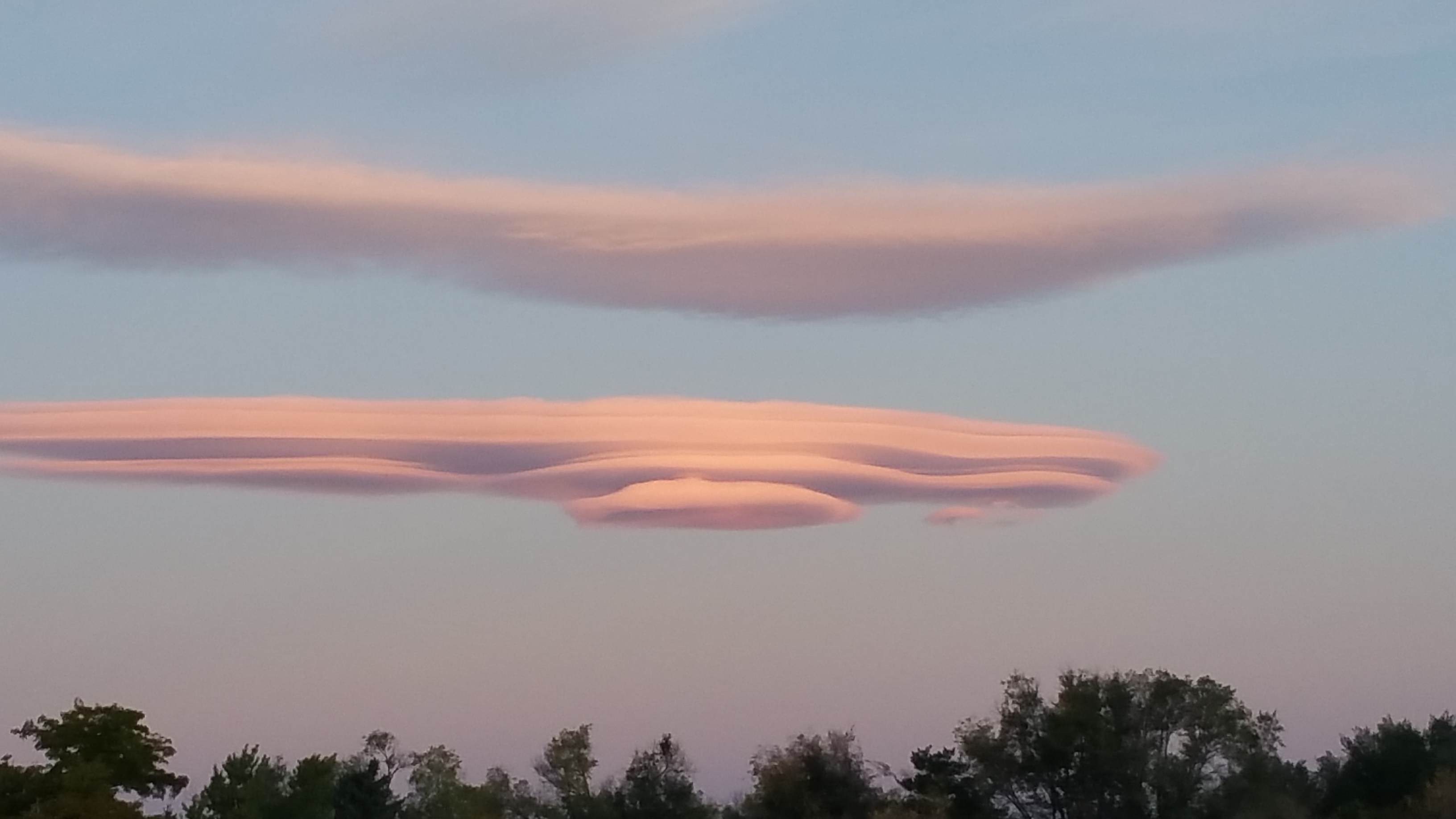 Colorado cloud resembles alien spaceship 