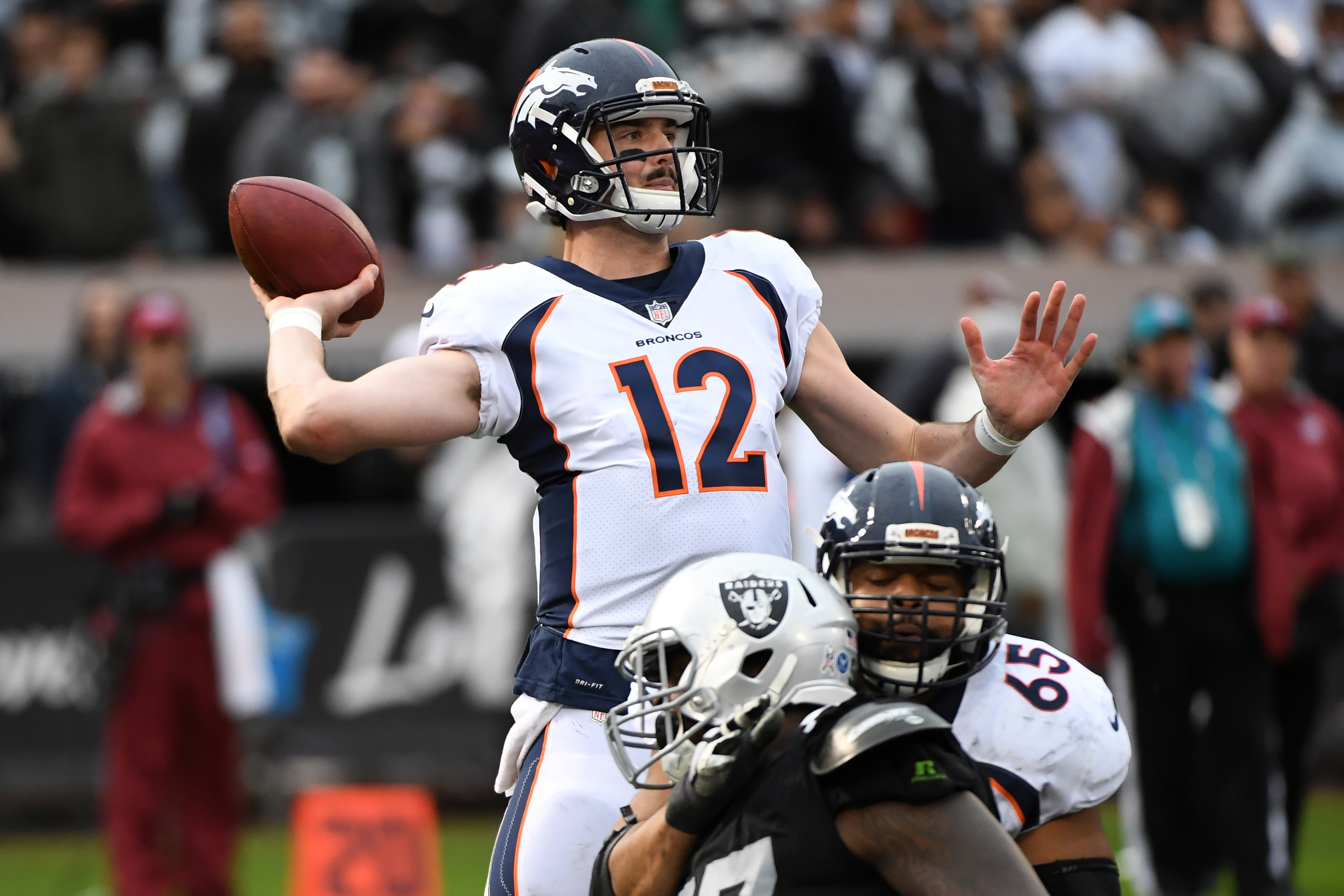 Agent Leigh Steinberg defends client Paxton Lynch on Twitter