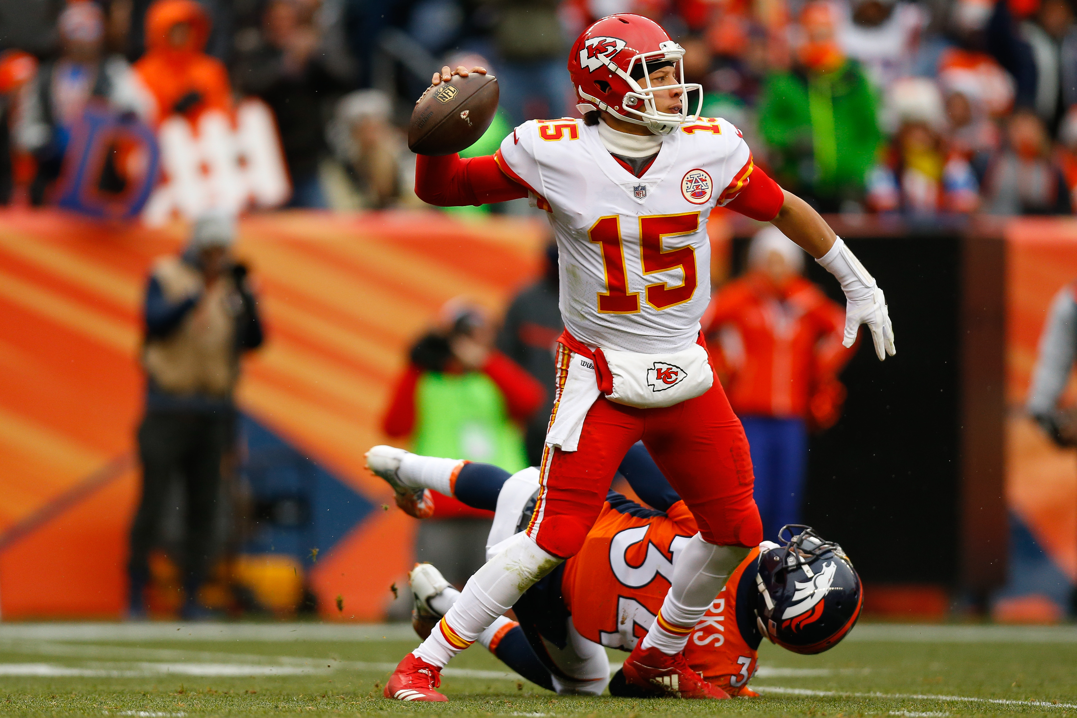 Chiefs new starting QB Mahomes gets support from godfather LaTroy
