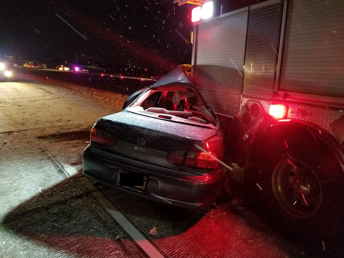 1 dead after crash that shut down I-25 in both directions | 9news.com
