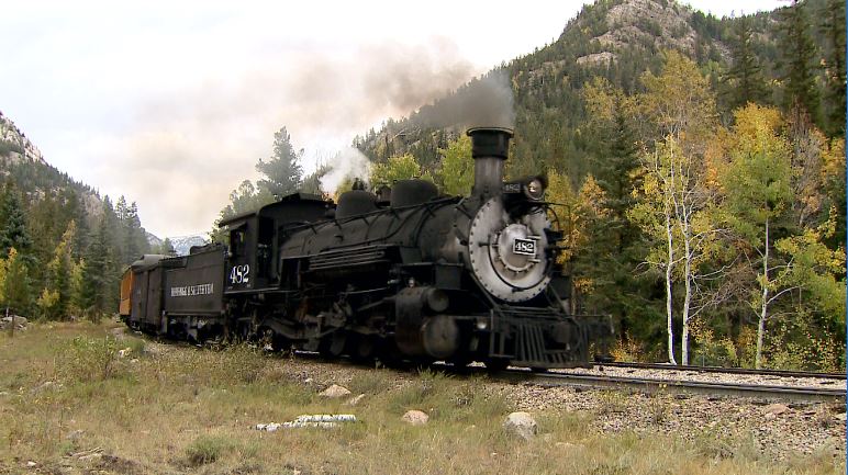Train ride brings people closer to fall colors, history | 9news.com